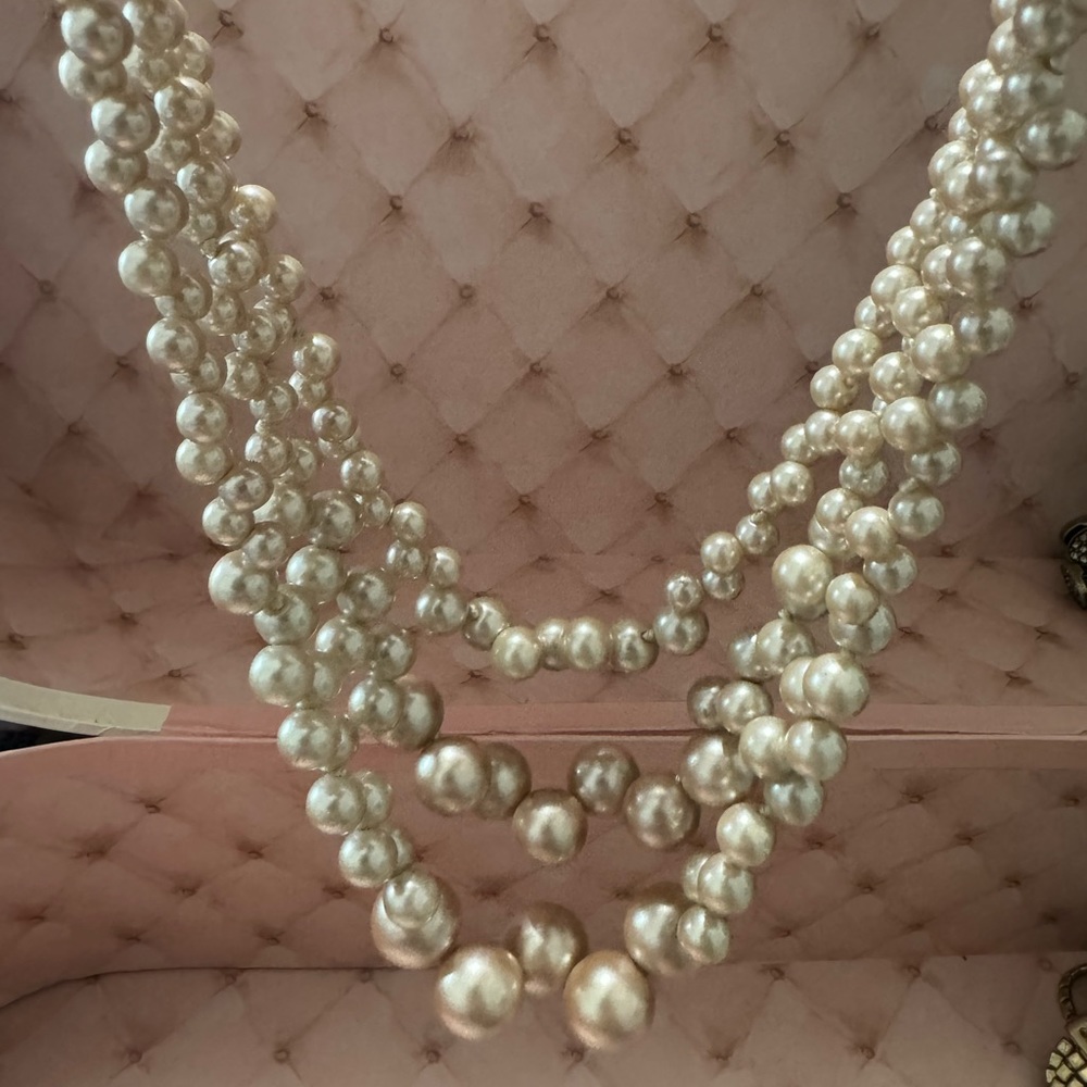 Lia Sophia Pearl Necklace - Pink/white